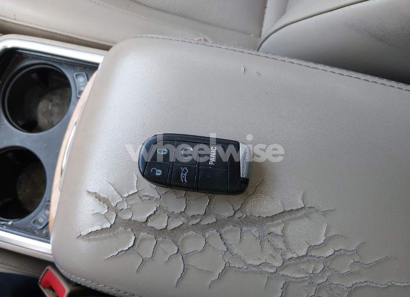 Photo 11 of 2012 Chrysler 300 LIMITED (VIN 2C3CCACG7CH152882)