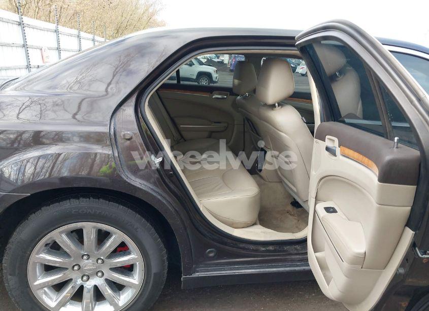 Photo 8 of 2012 Chrysler 300 LIMITED (VIN 2C3CCACG7CH152882)