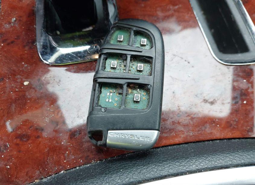 Photo 11 of 2012 Chrysler 300 LIMITED (VIN 2C3CCACG7CH216435)