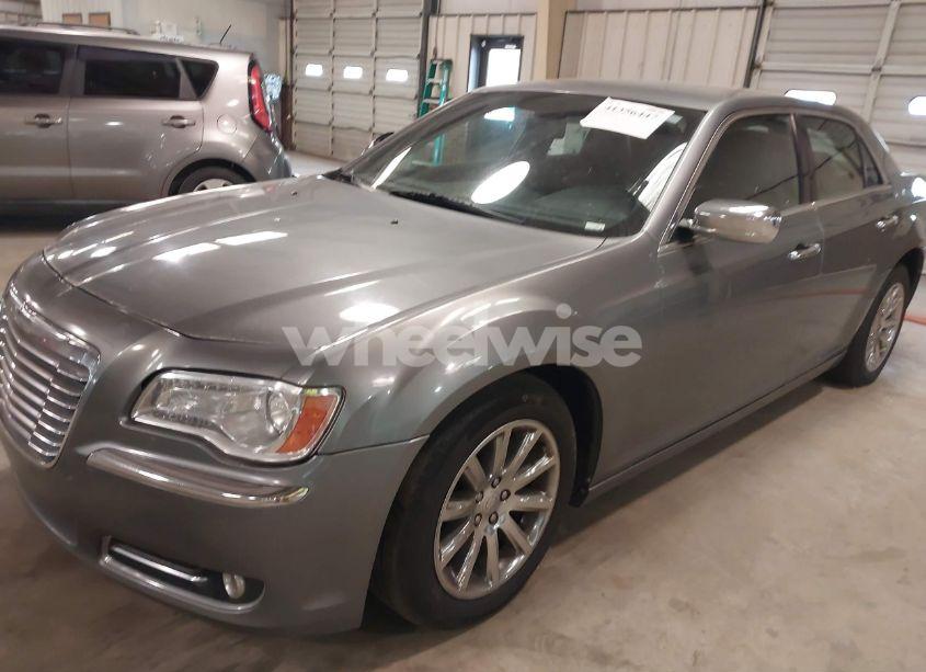 Photo 13 of 2012 Chrysler 300 LIMITED (VIN 2C3CCACG7CH310895)