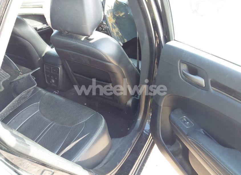 Photo 8 of 2013 Chrysler 300c JOHN VARVATOS LIMITED EDITION (VIN 2C3CCADGXDH743515)