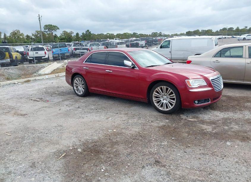 2013 Chrysler 300c (VIN 2C3CCAEG0DH658925) main photo