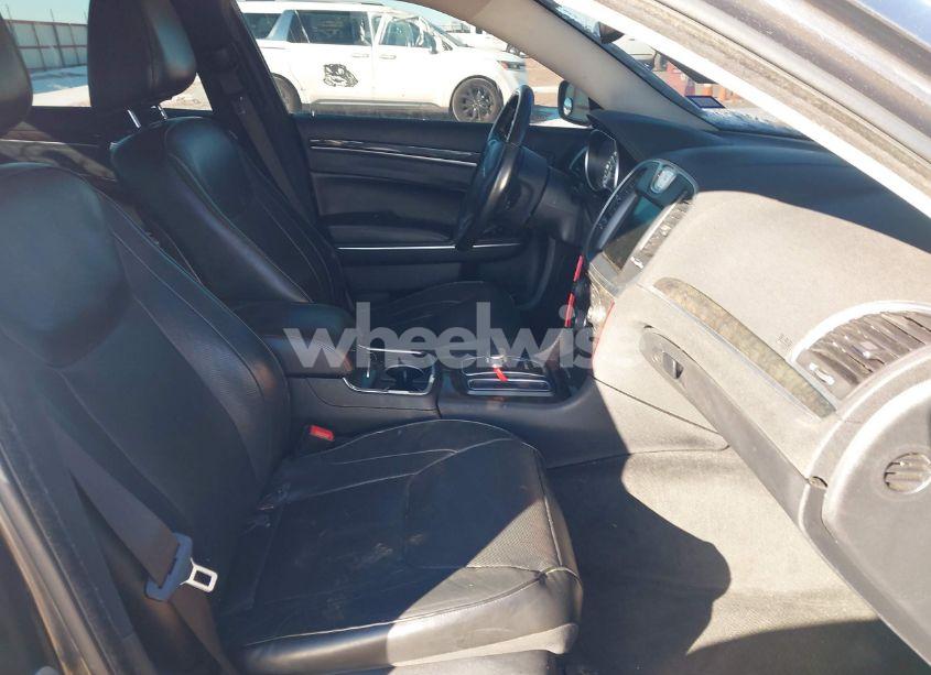 Photo 5 of 2016 Chrysler 300c N/A (VIN 2C3CCAEG0GH243446)