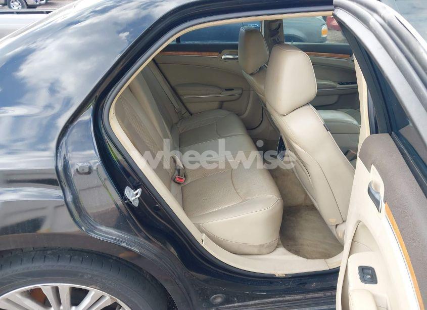 Photo 8 of 2013 Chrysler 300c (VIN 2C3CCAEG1DH527129)