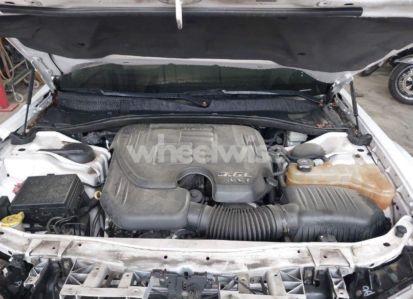 Photo 10 of 2013 Chrysler 300c (VIN 2C3CCAEG1DH576329)