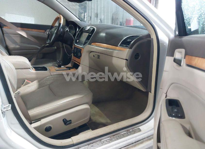 Photo 5 of 2013 Chrysler 300c (VIN 2C3CCAEG1DH576329)