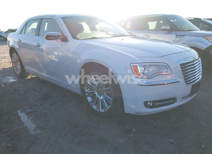 2013 Chrysler 300c (VIN 2C3CCAEG1DH630325) main photo