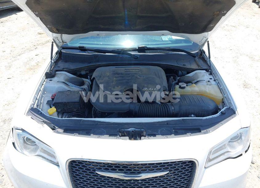 Photo 10 of 2016 Chrysler 300c N/A (VIN 2C3CCAEG1GH324603)