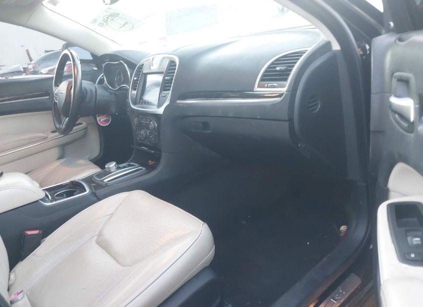 Photo 5 of 2018 Chrysler 300 LIMITED (VIN 2C3CCAEG2JH123364)