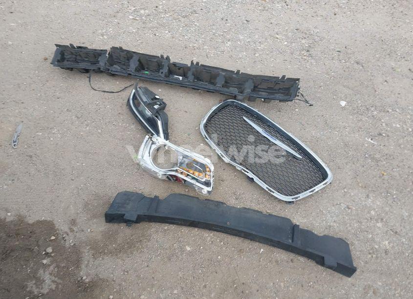 Photo 12 of 2020 Chrysler 300 LIMITED (VIN 2C3CCAEG2LH127949)