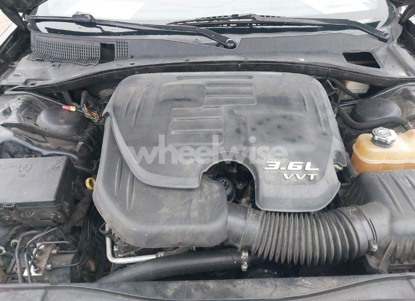 Photo 10 of 2013 Chrysler 300c (VIN 2C3CCAEG4DH620971)