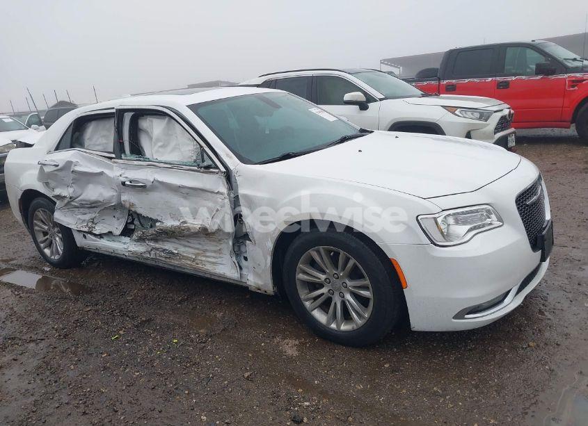 Photo 13 of 2016 Chrysler 300c N/A (VIN 2C3CCAEG4GH319881)