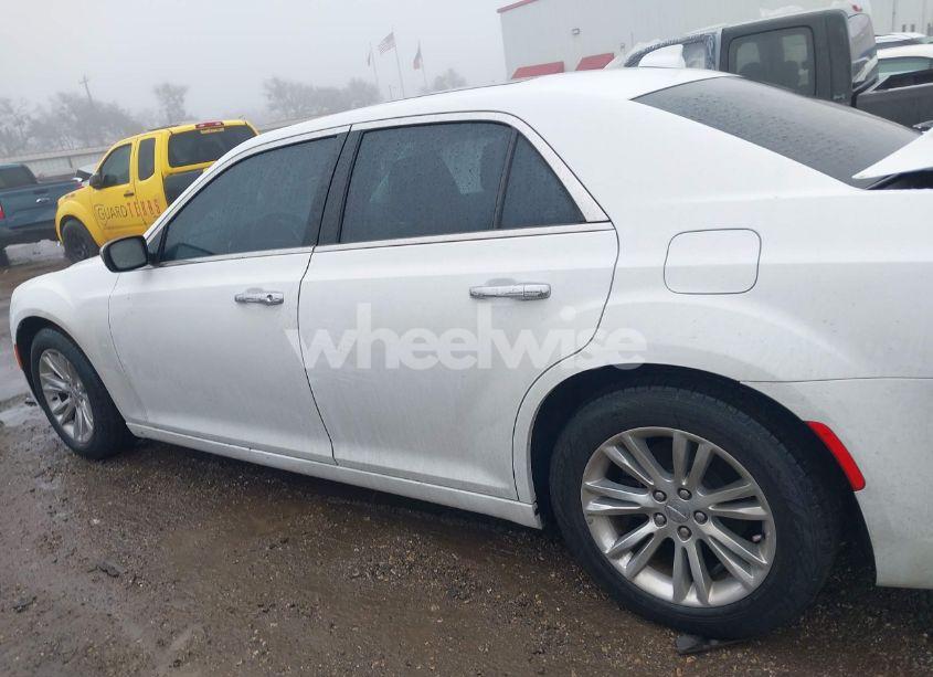 Photo 14 of 2016 Chrysler 300c N/A (VIN 2C3CCAEG4GH319881)