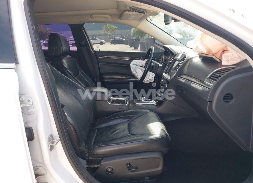 Photo 5 of 2016 Chrysler 300c N/A (VIN 2C3CCAEG4GH343193)