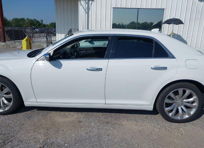 Photo 14 of 2019 Chrysler 300 LIMITED (VIN 2C3CCAEG4KH528496)