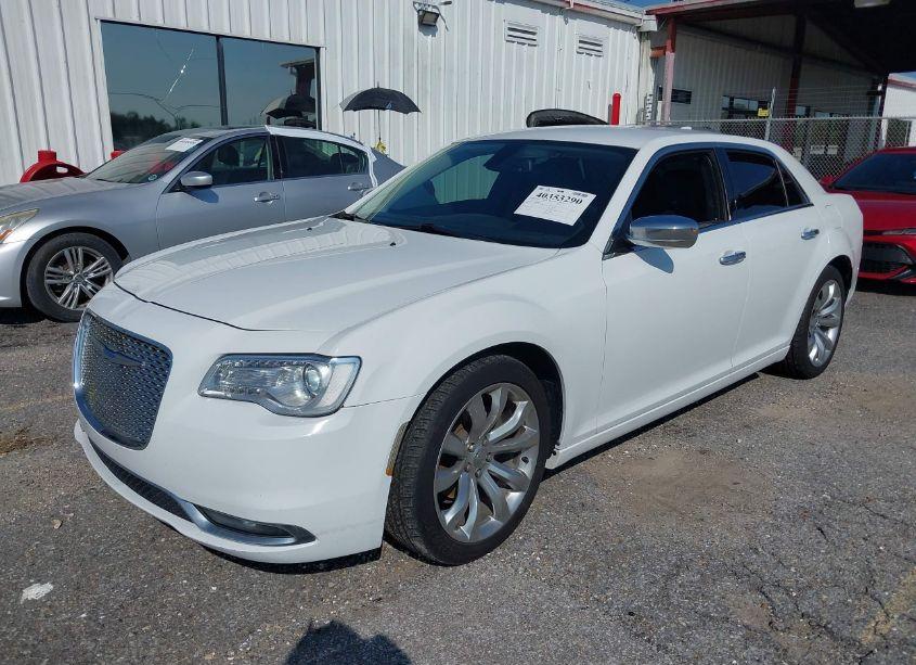 Photo 2 of 2019 Chrysler 300 LIMITED (VIN 2C3CCAEG4KH528496)