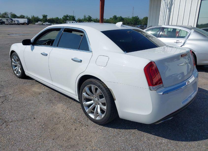 Photo 3 of 2019 Chrysler 300 LIMITED (VIN 2C3CCAEG4KH528496)