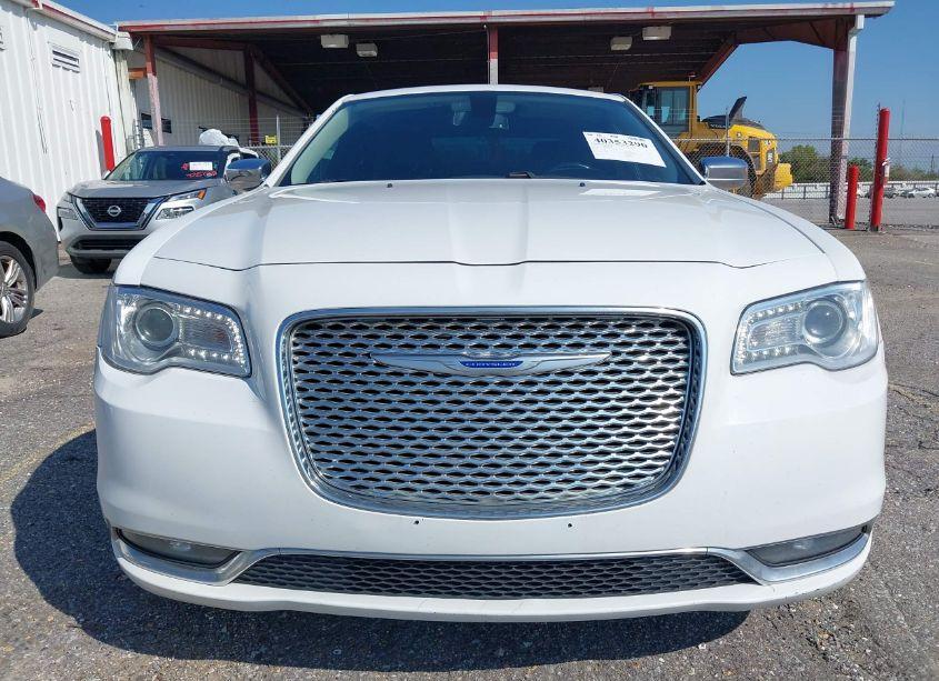 Photo 6 of 2019 Chrysler 300 LIMITED (VIN 2C3CCAEG4KH528496)