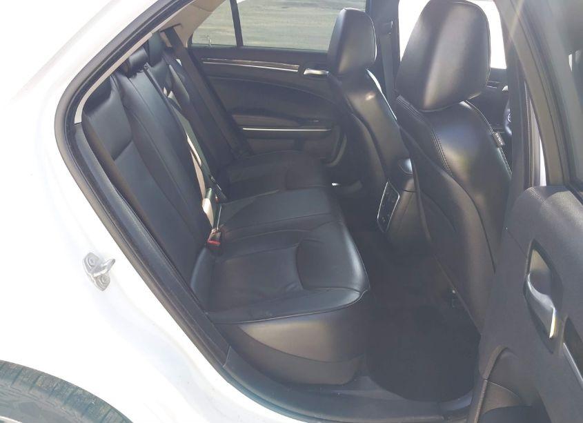 Photo 8 of 2019 Chrysler 300 LIMITED (VIN 2C3CCAEG4KH528496)