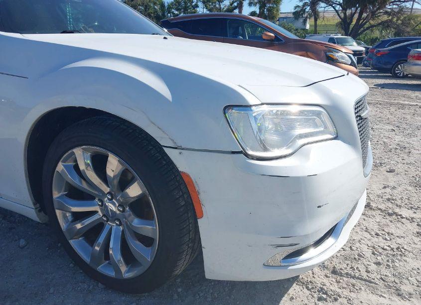 Photo 12 of 2018 Chrysler 300 LIMITED (VIN 2C3CCAEG5JH275249)