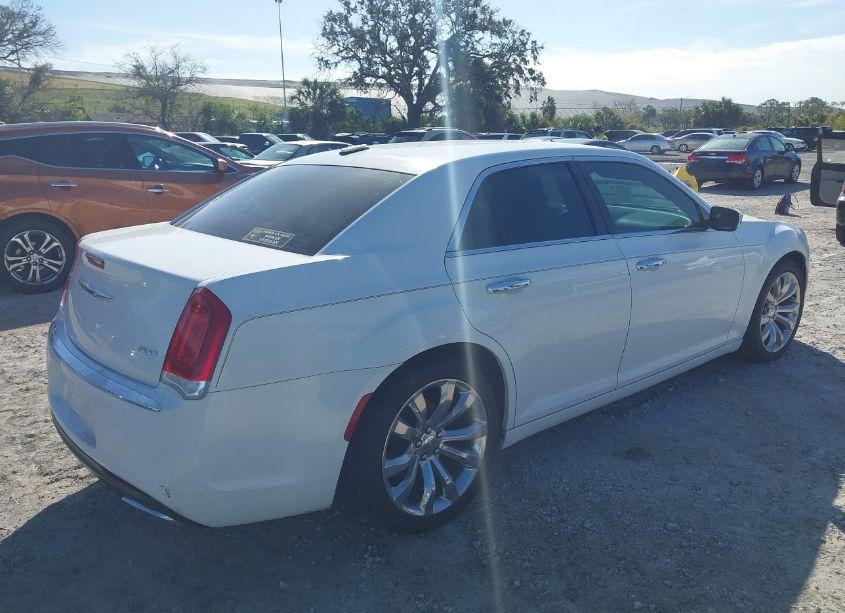 Photo 4 of 2018 Chrysler 300 LIMITED (VIN 2C3CCAEG5JH275249)