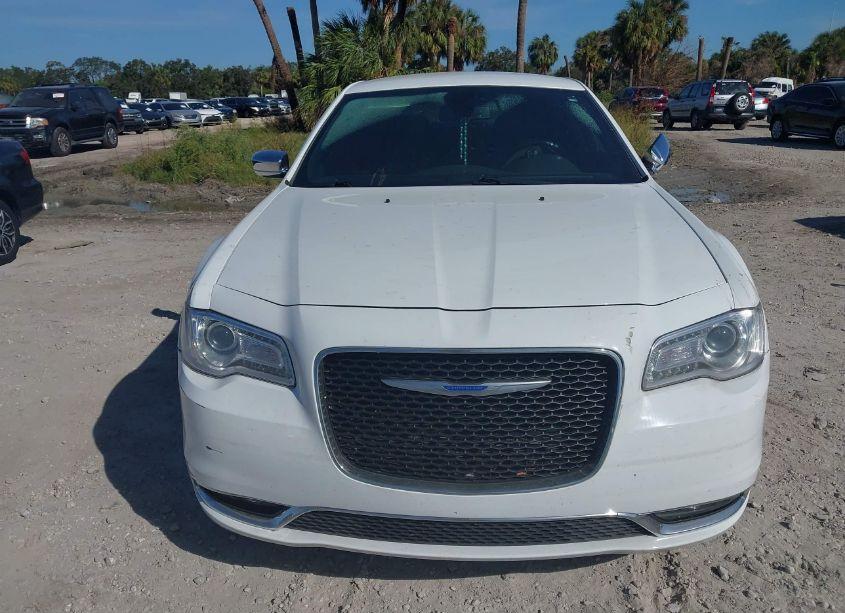 Photo 6 of 2018 Chrysler 300 LIMITED (VIN 2C3CCAEG5JH275249)
