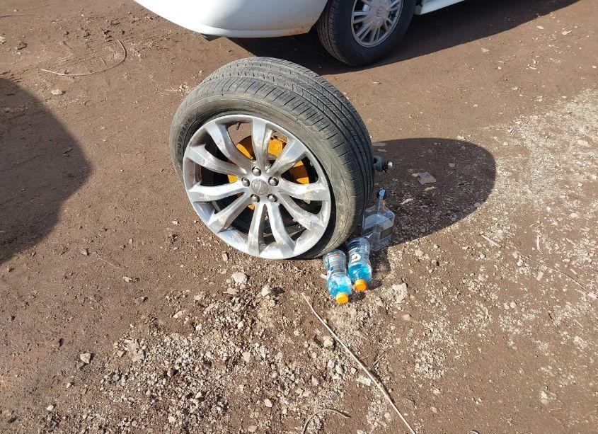 Photo 12 of 2019 Chrysler 300 LIMITED (VIN 2C3CCAEG5KH697930)