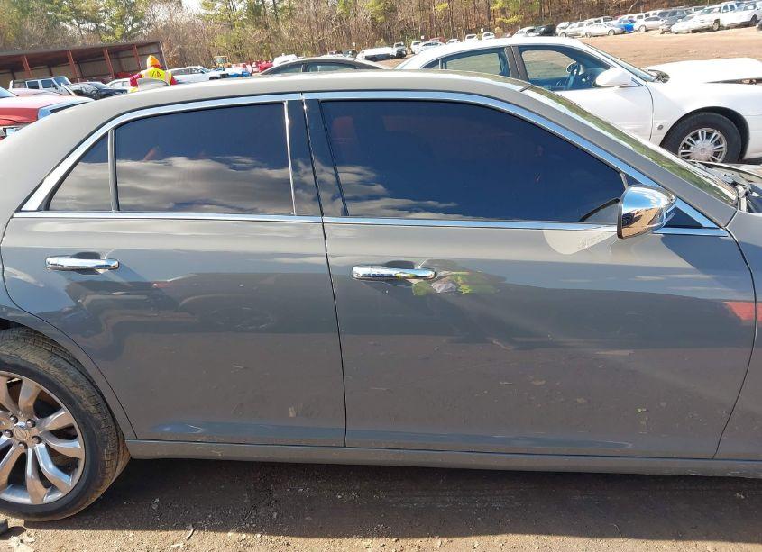 Photo 14 of 2019 Chrysler 300 LIMITED (VIN 2C3CCAEG5KH697930)