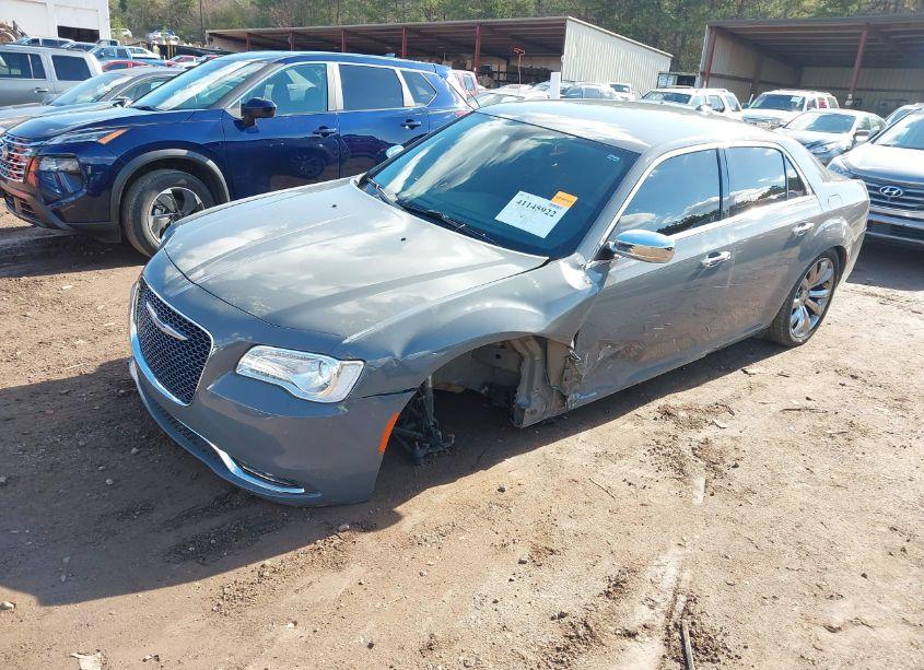Photo 2 of 2019 Chrysler 300 LIMITED (VIN 2C3CCAEG5KH697930)