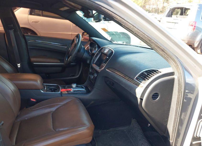 Photo 5 of 2019 Chrysler 300 LIMITED (VIN 2C3CCAEG5KH697930)