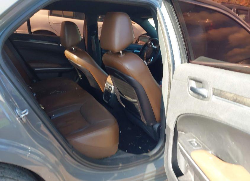 Photo 8 of 2019 Chrysler 300 LIMITED (VIN 2C3CCAEG5KH697930)