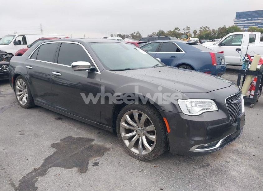 2019 Chrysler 300 LIMITED (VIN 2C3CCAEG6KH634173) main photo