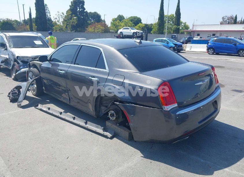 Photo 3 of 2019 Chrysler 300 LIMITED (VIN 2C3CCAEG6KH634173)