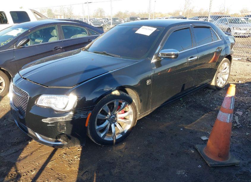 Photo 2 of 2019 Chrysler 300 LIMITED (VIN 2C3CCAEG6KH687214)