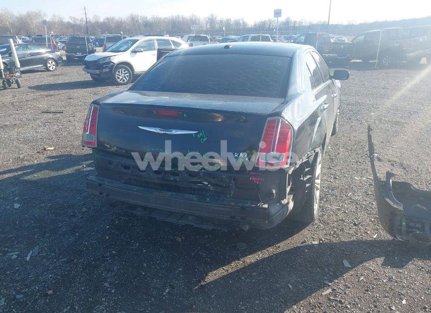 Photo 4 of 2013 Chrysler 300c (VIN 2C3CCAEG7DH513445)