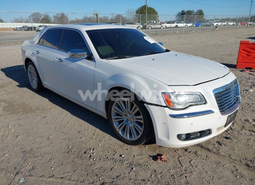 2013 Chrysler 300c (VIN 2C3CCAEG7DH533002) main photo
