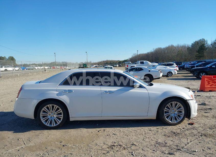 Photo 13 of 2013 Chrysler 300c (VIN 2C3CCAEG7DH533002)