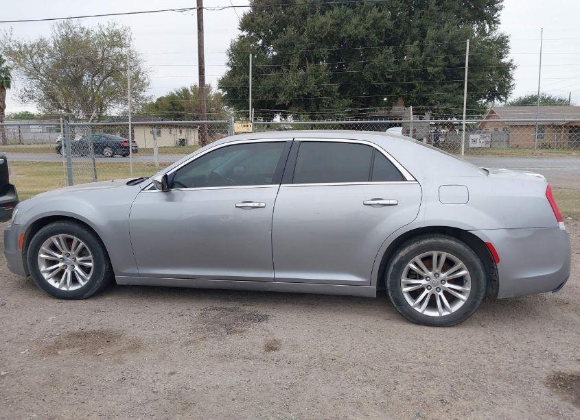 Photo 15 of 2016 Chrysler 300c (VIN 2C3CCAEG7GH116435)
