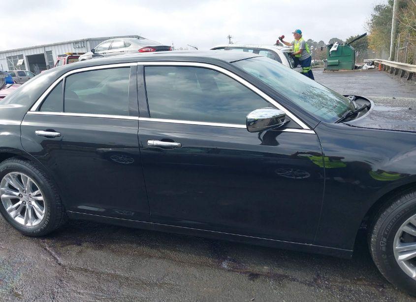 Photo 13 of 2016 Chrysler 300c (VIN 2C3CCAEG7GH342555)