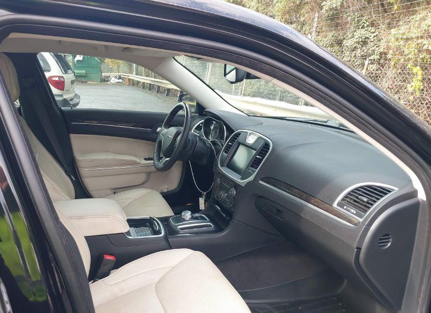 Photo 5 of 2016 Chrysler 300c (VIN 2C3CCAEG7GH342555)