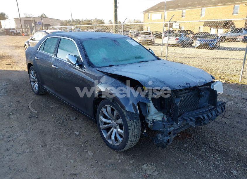 2018 Chrysler 300 LIMITED (VIN 2C3CCAEG7JH123232) main photo