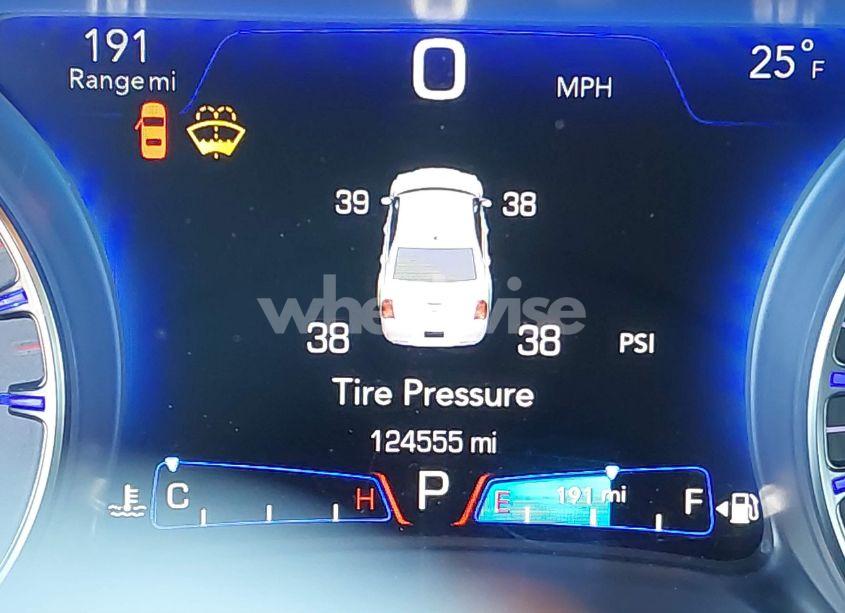 Photo 15 of 2018 Chrysler 300 LIMITED (VIN 2C3CCAEG7JH123232)