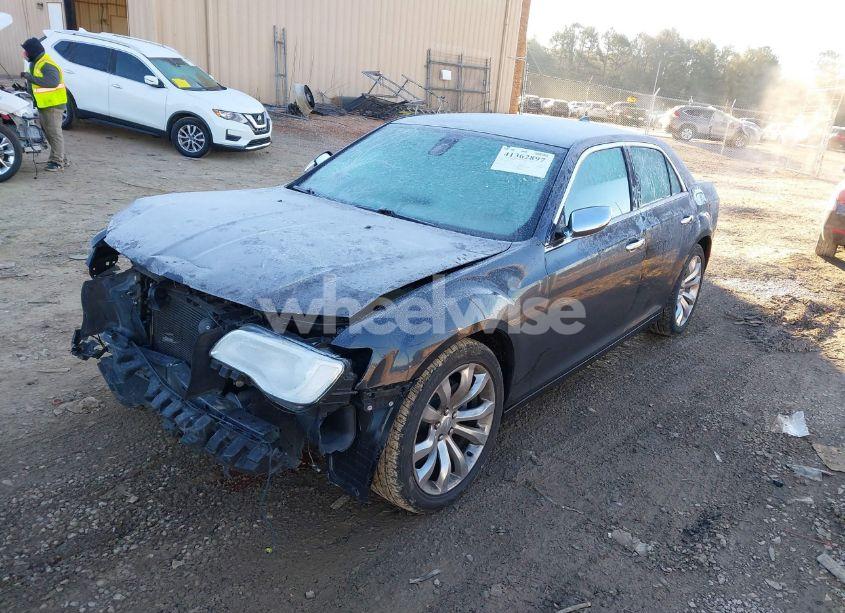 Photo 2 of 2018 Chrysler 300 LIMITED (VIN 2C3CCAEG7JH123232)