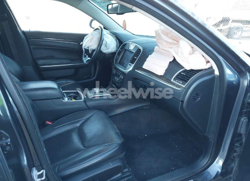 Photo 5 of 2018 Chrysler 300 LIMITED (VIN 2C3CCAEG7JH123232)