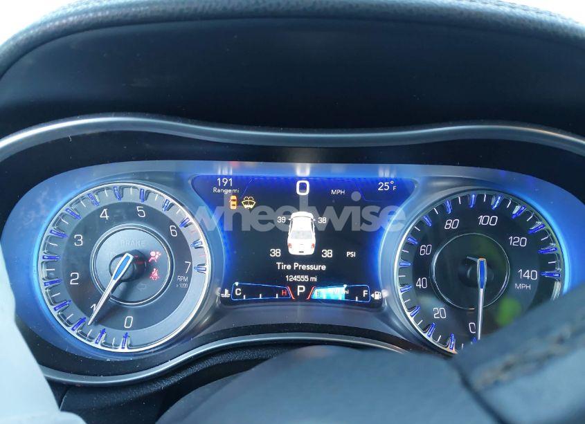 Photo 7 of 2018 Chrysler 300 LIMITED (VIN 2C3CCAEG7JH123232)