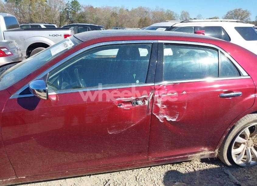 Photo 6 of 2019 Chrysler 300 LIMITED (VIN 2C3CCAEG7KH534180)