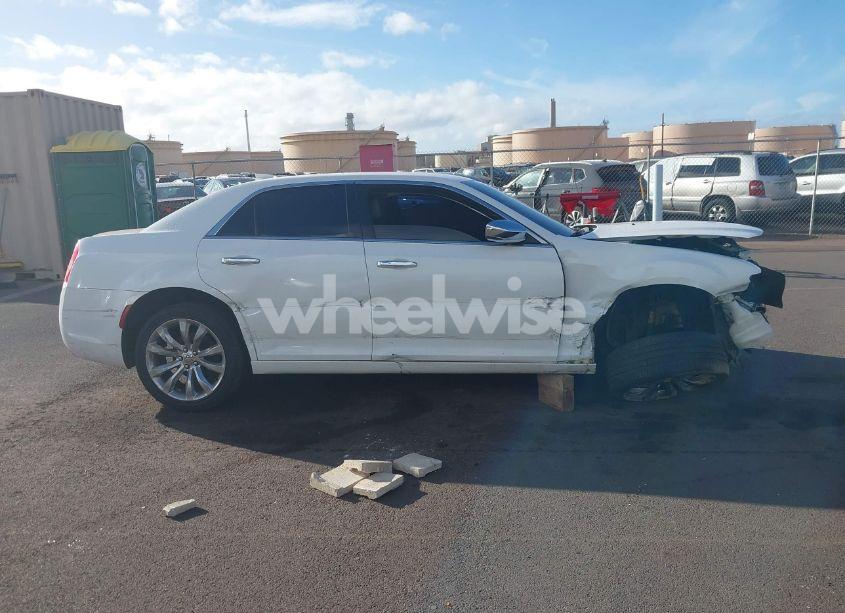 Photo 13 of 2019 Chrysler 300 LIMITED (VIN 2C3CCAEG7KH697864)