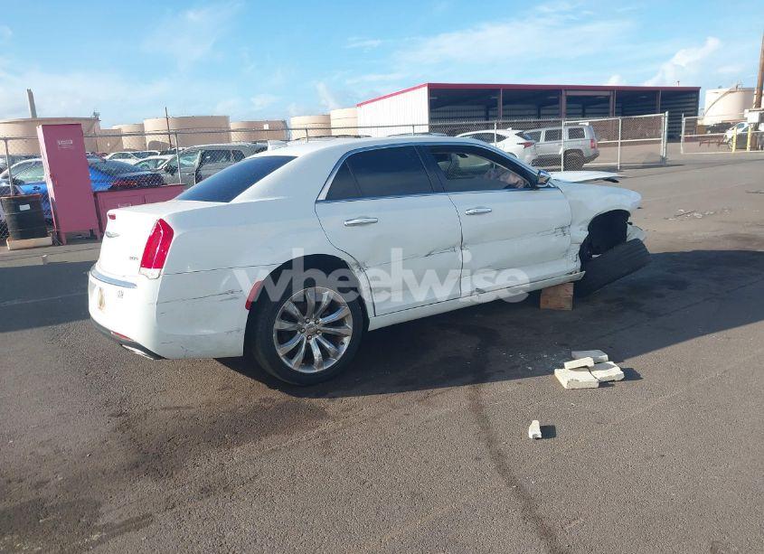 Photo 4 of 2019 Chrysler 300 LIMITED (VIN 2C3CCAEG7KH697864)