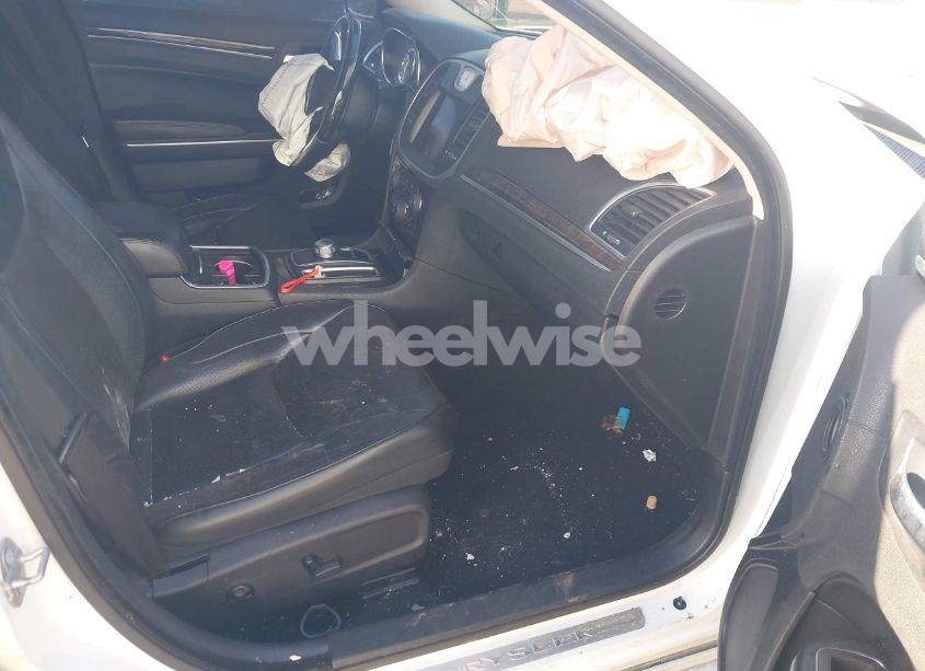 Photo 5 of 2019 Chrysler 300 LIMITED (VIN 2C3CCAEG7KH697864)