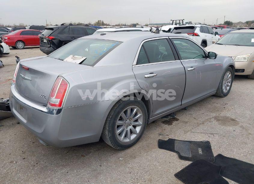 Photo 4 of 2013 Chrysler 300c (VIN 2C3CCAEG8DH606281)